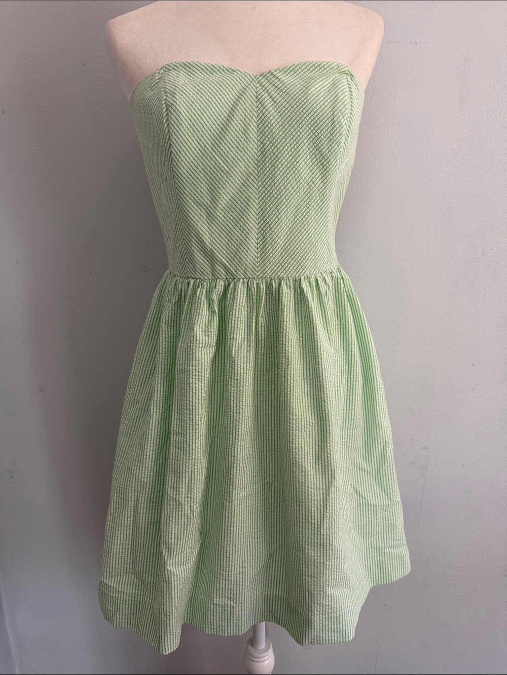 Lilly Pulitzer Strapless Green & White Seersucker Dress - Size 8